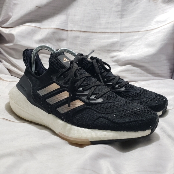 Adidas Ultraboost 22 Heat.Rdy Black Pink Running Shoes Womens Size 8 Sock Fit - Picture 1 of 16